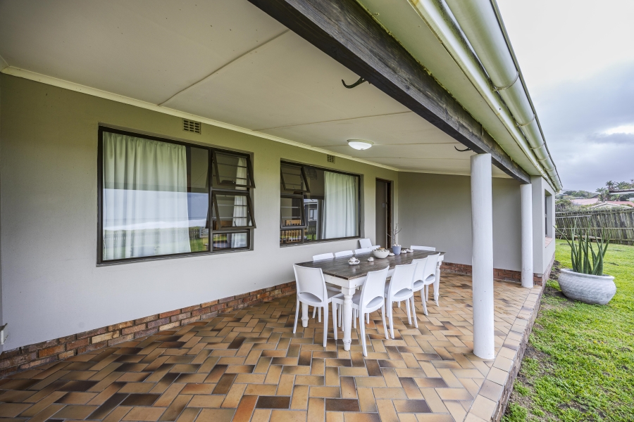 3 Bedroom Property for Sale in Marshstrand Eastern Cape